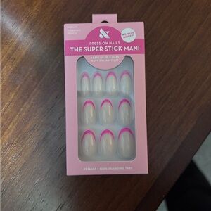 Press-On Nails with Pink Tips